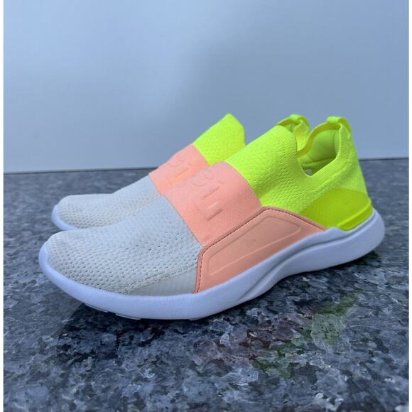 Free People APL Techloom Bliss Trainers Energy Peach Pristine Women’s Size 7.5